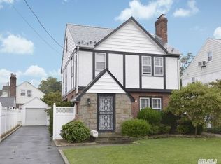 94 Howard Pl, Oceanside, NY 11572