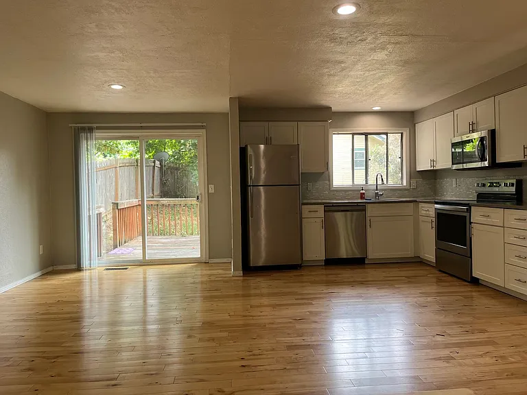 2772 SE Van Water St — Photo 6