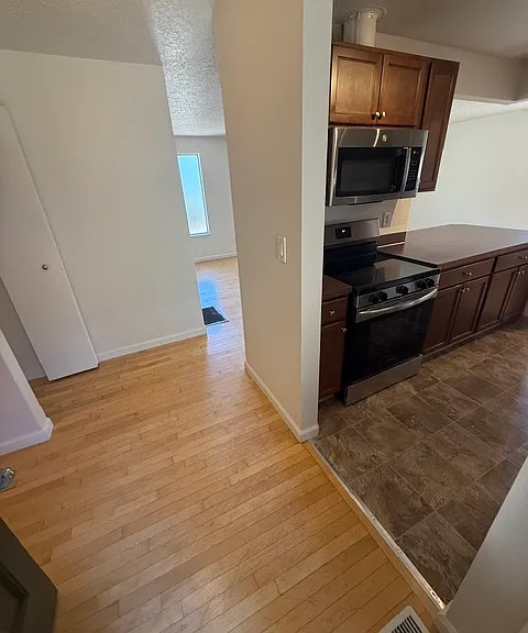 6115 S Kelly Ave — Photo 3