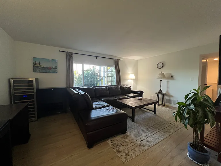 8516 Highwood Dr — Photo 3