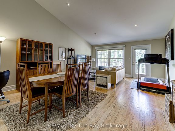 5th image of 1902 River Rd W