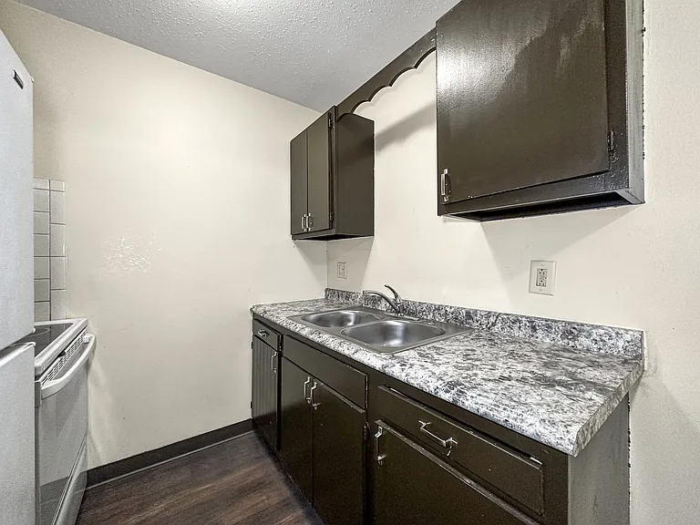 Watrous Apartments — Photo 8