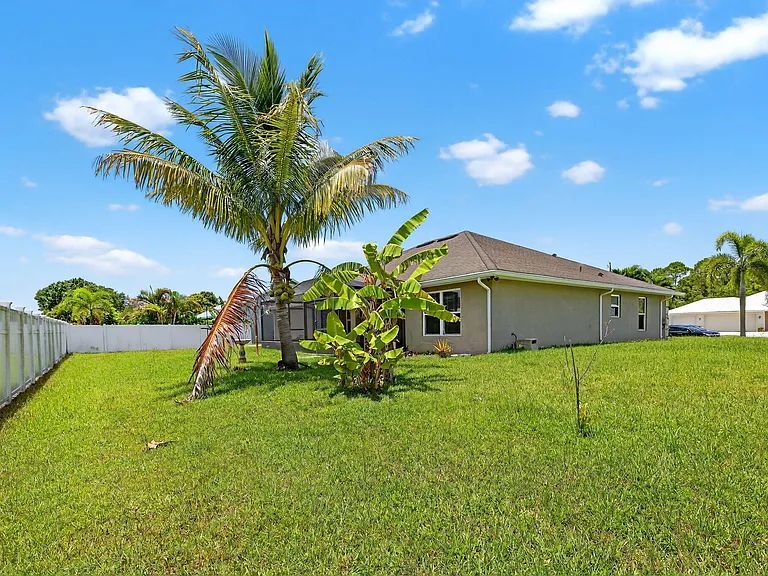5547 NW Cordrey St — Photo 35