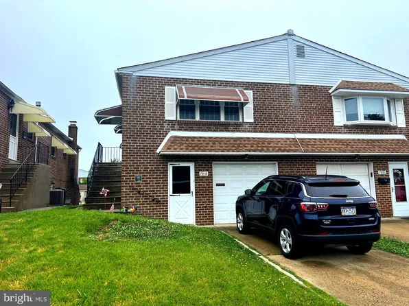 7918 Farnsworth St, Philadelphia, PA 19152