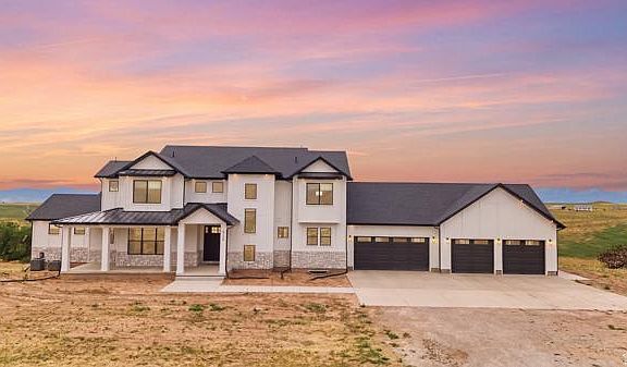 2nd image of 2346 Lake View Cir