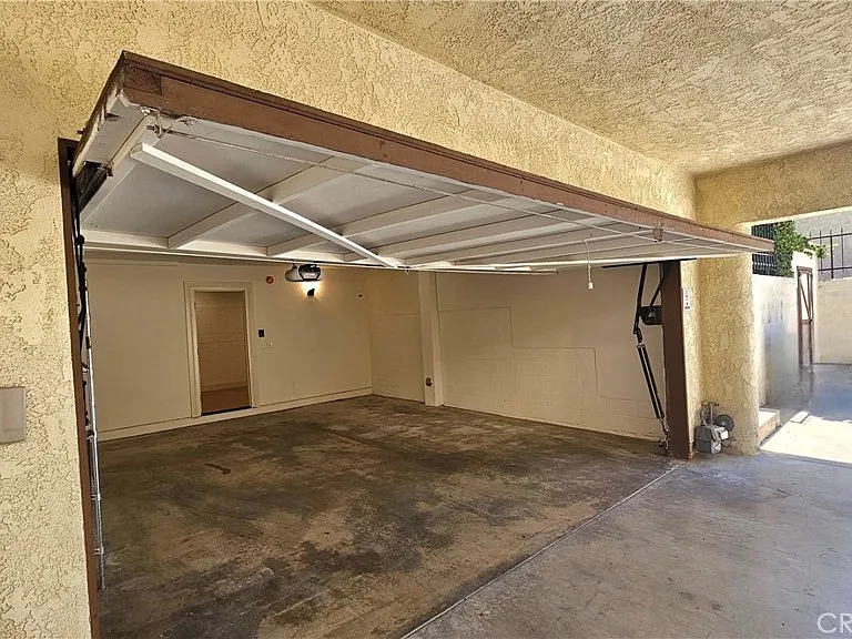121 N Muscatel Ave — Photo 34
