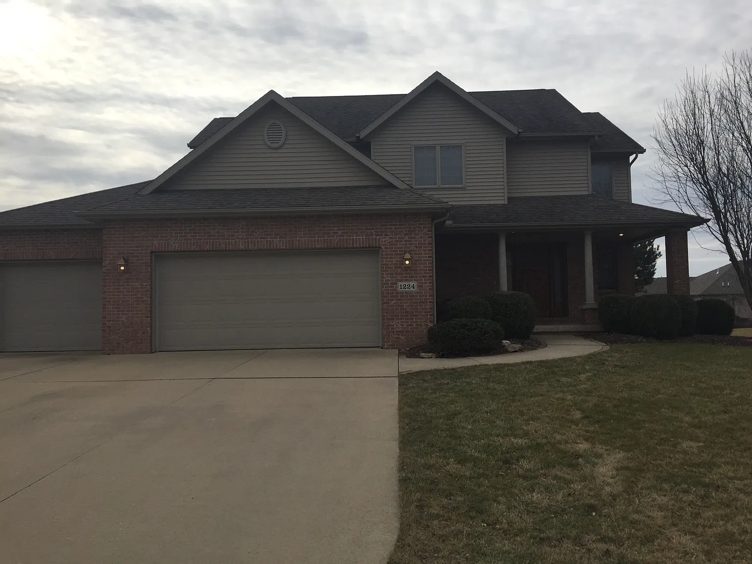 1224 Weatherspoon Dr photo 1