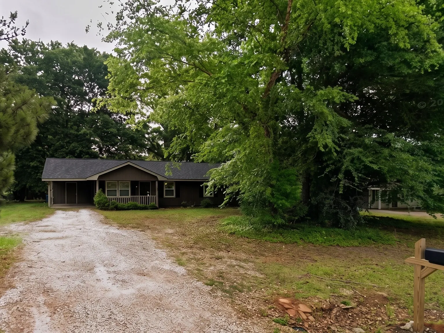 3 bed, 1.0 bath, 1056 sqft, $1,650 — Photo 1
