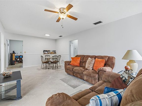 3rd image of 10307 Pennytree Pl