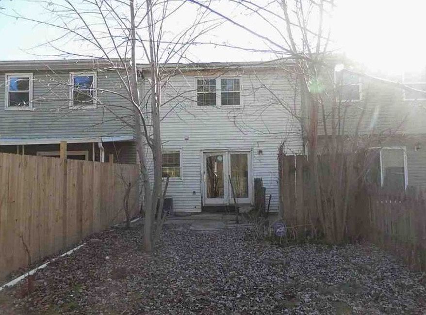 2nd image of 638 Burlington Ct