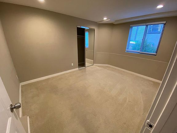 2nd bedroom with closet