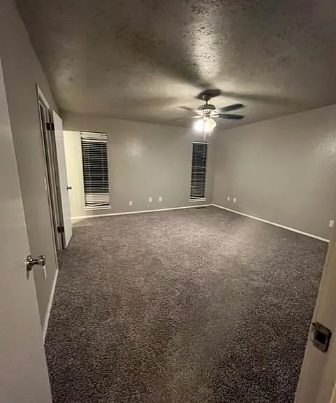 401 Conestoga Dr — Photo 2