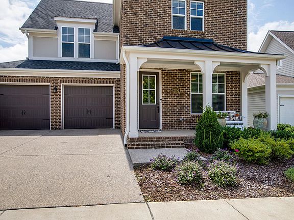 3rd image of 2052 McAvoy Dr