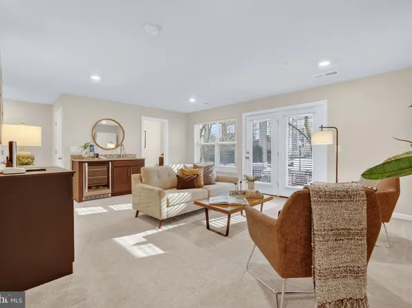 5684 Stephanie Tessa Way #54, Alexandria, VA 22303