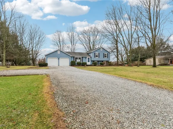 18361 William Dr, Doylestown, OH 44230