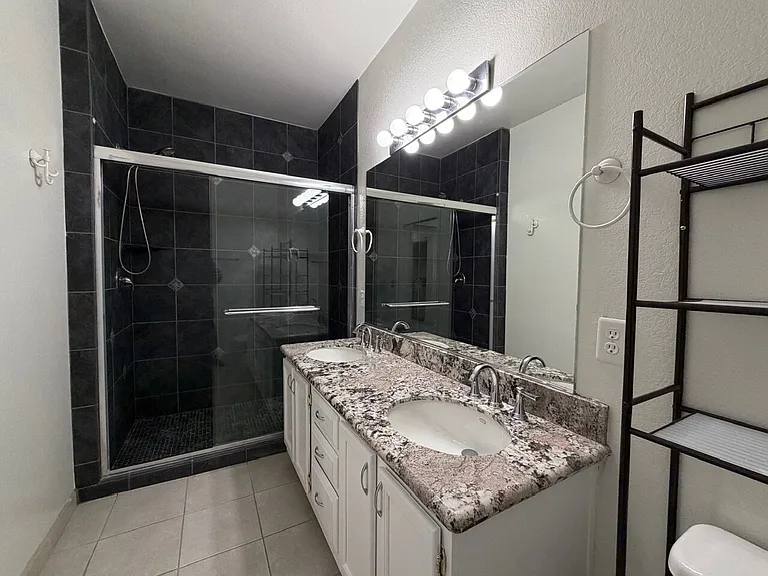 900 Heavenly Hills Ct #204 — Photo 28