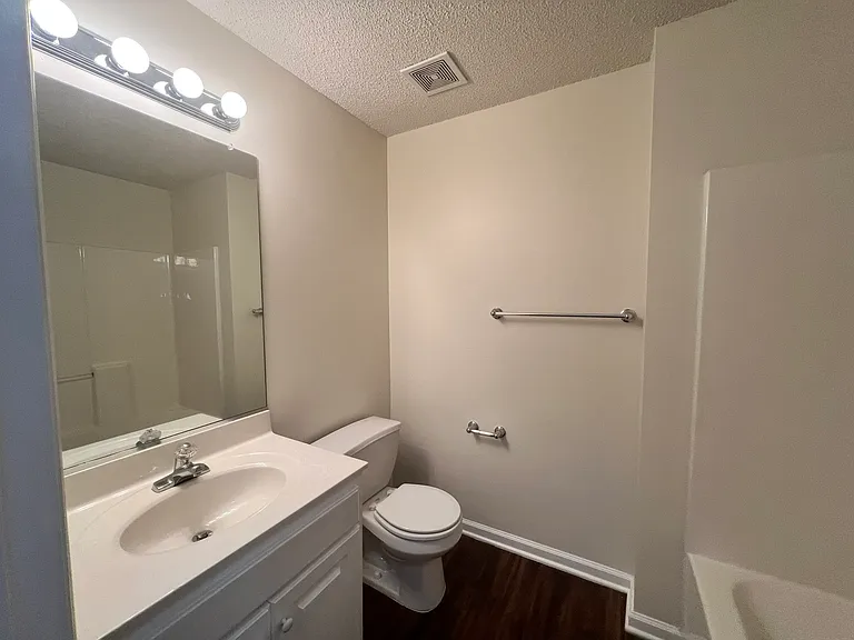 914 Scholastic Ct — Photo 5