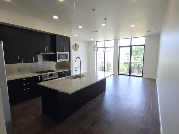 4820 Caroline St APT 304, Houston, TX 77004