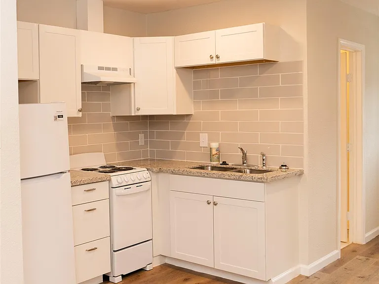 97 Anthony St #B — Photo 3
