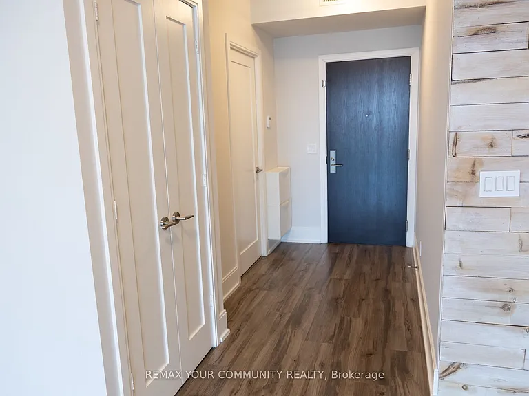 70 Roehampton Ave #1911 — Photo 2