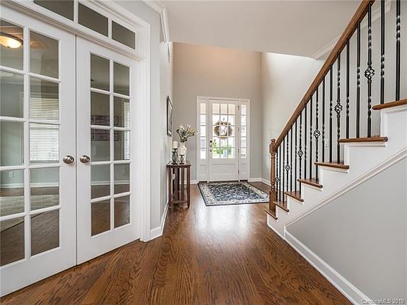5th image of 16223 Reynolds Dr