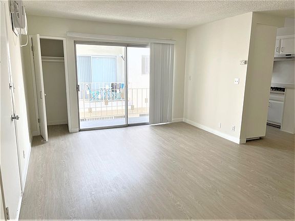 5th image of 7635 Hampton Ave APT 13