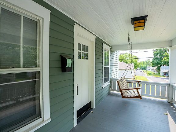 4th image of 213 E Cottage Grove Ave