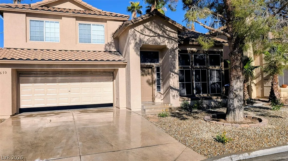 3 bed, 2.5 bath, 1691 sqft, $2,300 — Photo 1