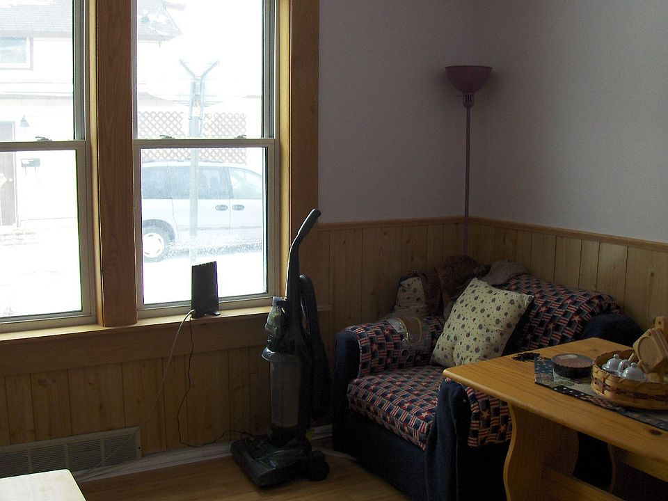 2nd image of 920 Therbrook St