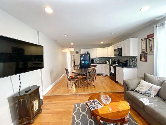 4th image of 2548 S 12th St Floor 2