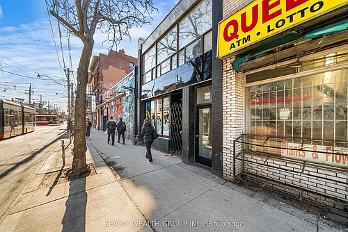 566 Queen St W Photo 1