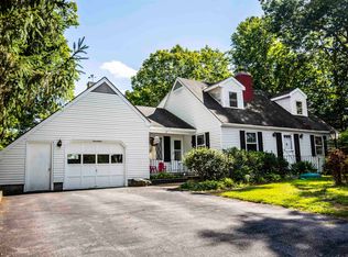 17 Crescent St, Derry, NH 03038