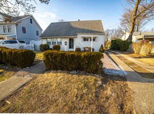 155 Atlantic Ave, New Hyde Park, NY 11040
