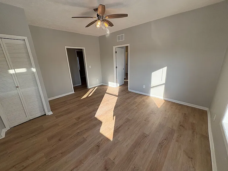 2915 Jackson St — Photo 5