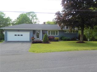 11 Farview Cir, Camillus, NY 13031
