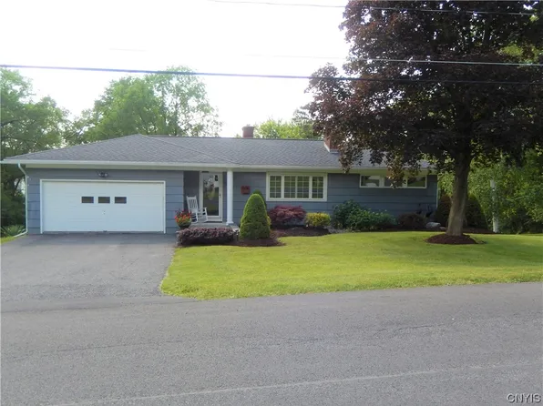 11 Farview Cir, Camillus, NY 13031