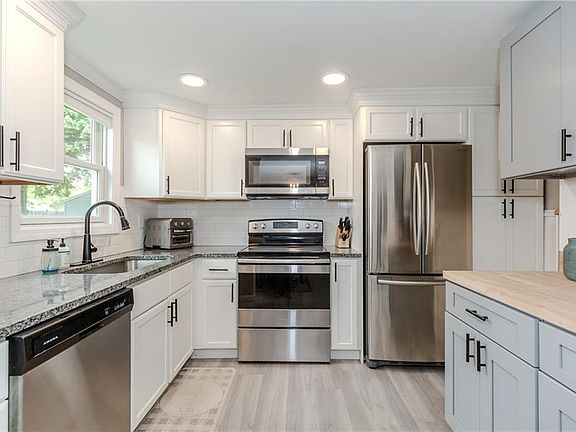 4th image of 189 Underwood Ave