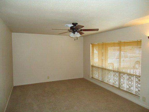 2nd image of 6529 Plaza St