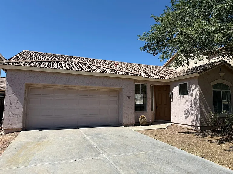 1140 E Catino St — Photo 1