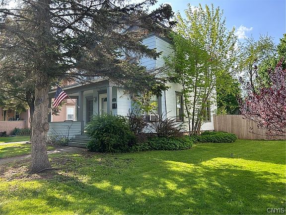 3rd image of 130 Bishop St