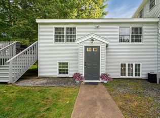 35 Robin Dr, Hudson, NH 03051