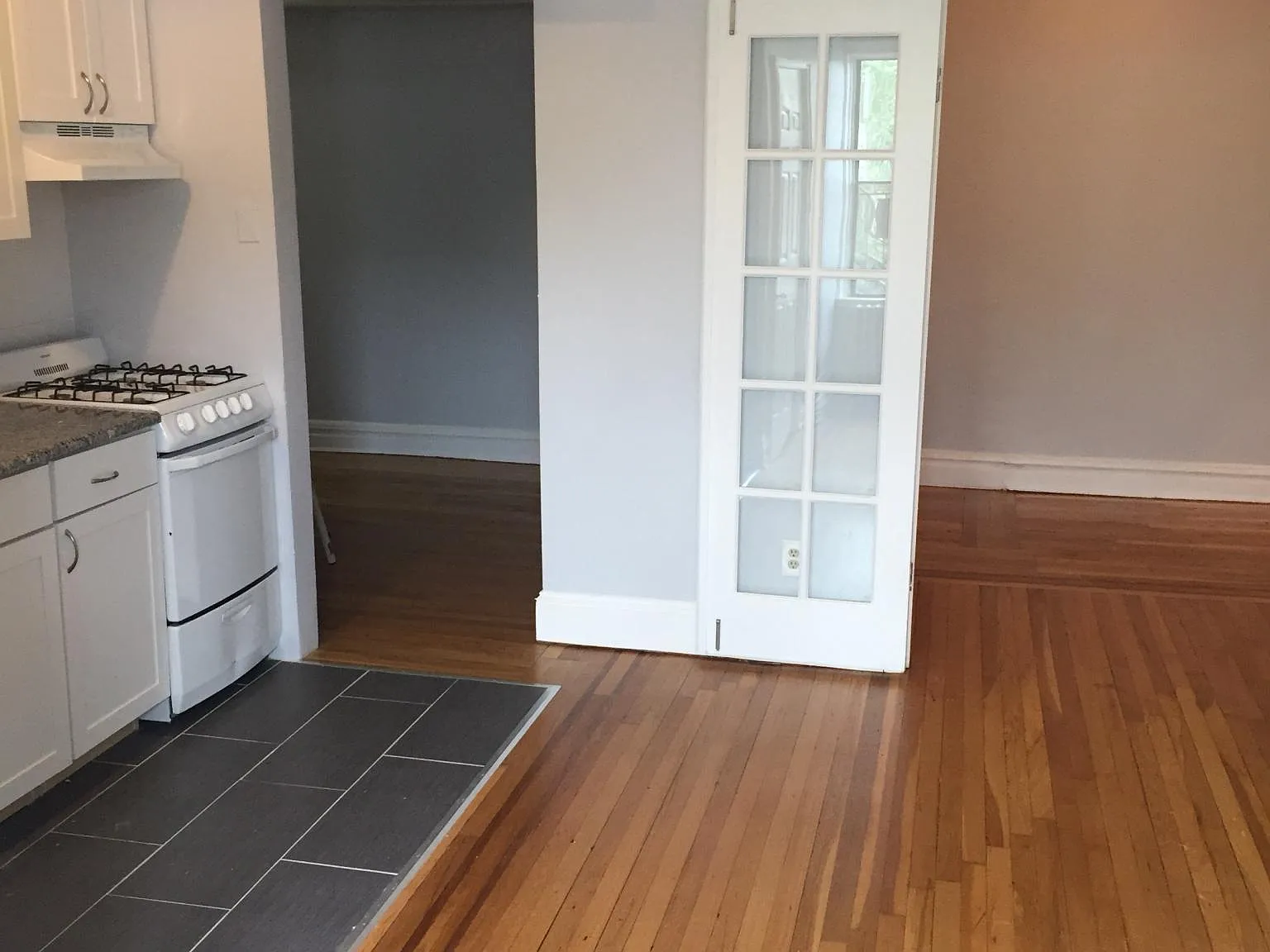 821 Bergen Ave — Photo 2