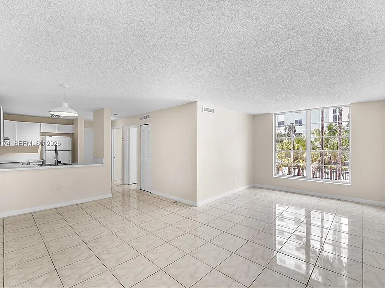 210 SW 11th St #209 — Photo 10