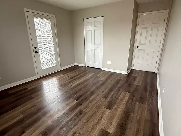 204 N Marshall Ave #5 — Photo 5