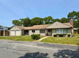 78 Linden St, Hyannis, MA 02601