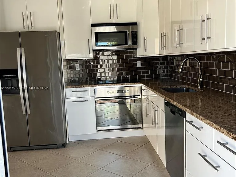 3810 SW 153rd Pl — Photo 3