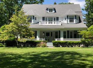 1033 Avon Rd, Schenectady, NY 12308