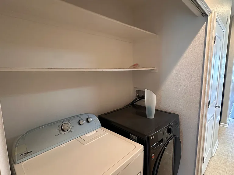 1420 Nevin Plz — Photo 3