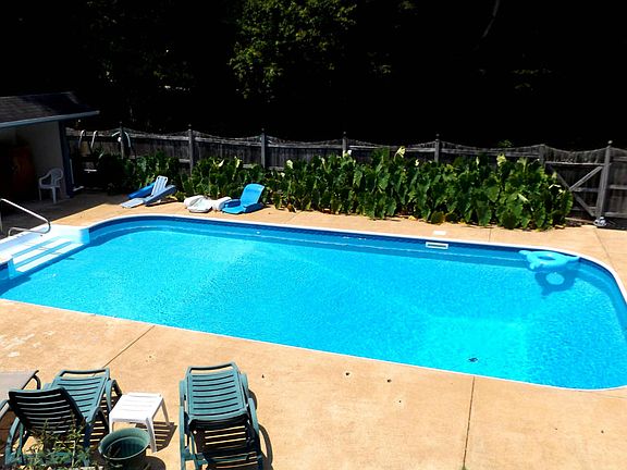 3rd image of 427 Pine Bluff Dr #23
