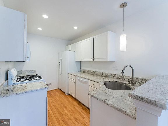 5th image of 167 Stewarts Ct